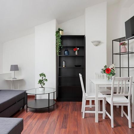 1 Bedroom & 1 Living Room Apt - Duomo 5 Milan Exterior photo
