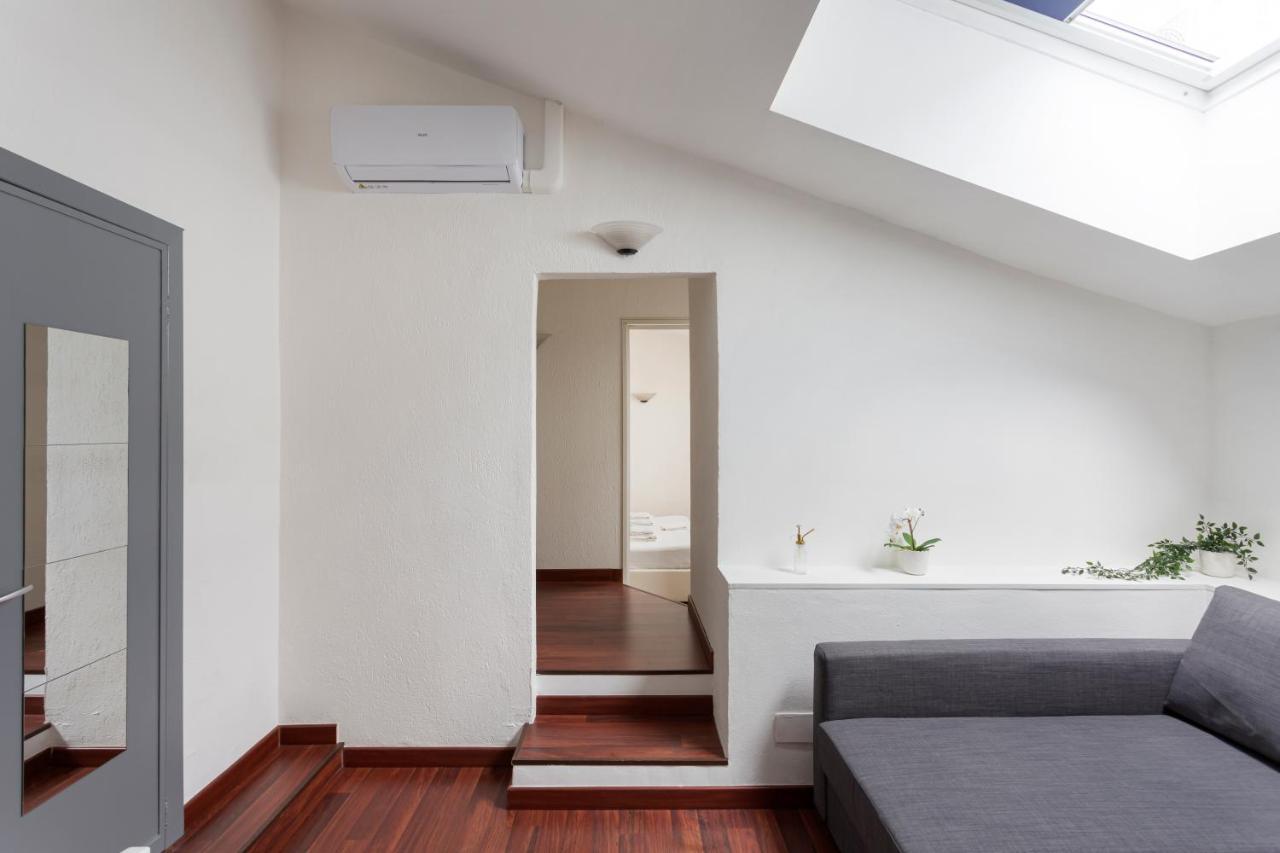 1 Bedroom & 1 Living Room Apt - Duomo 5 Milan Exterior photo