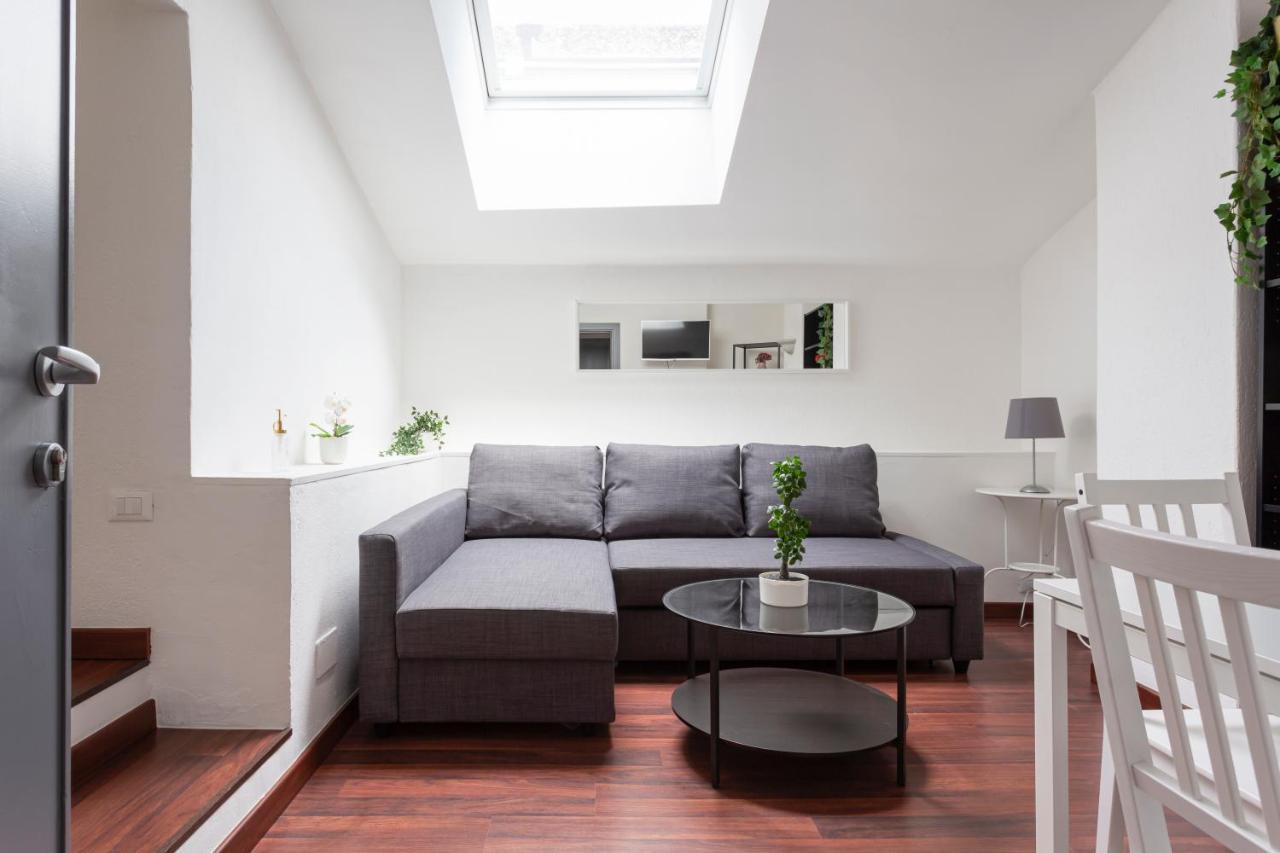 1 Bedroom & 1 Living Room Apt - Duomo 5 Milan Exterior photo